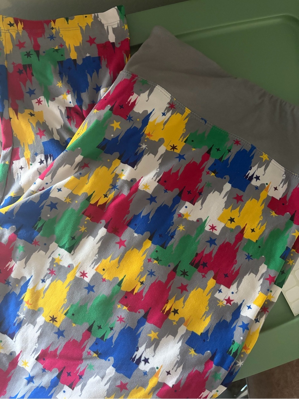 Disney Leggings Women’s 2X Colorful Castle Star Print Gray Waistband